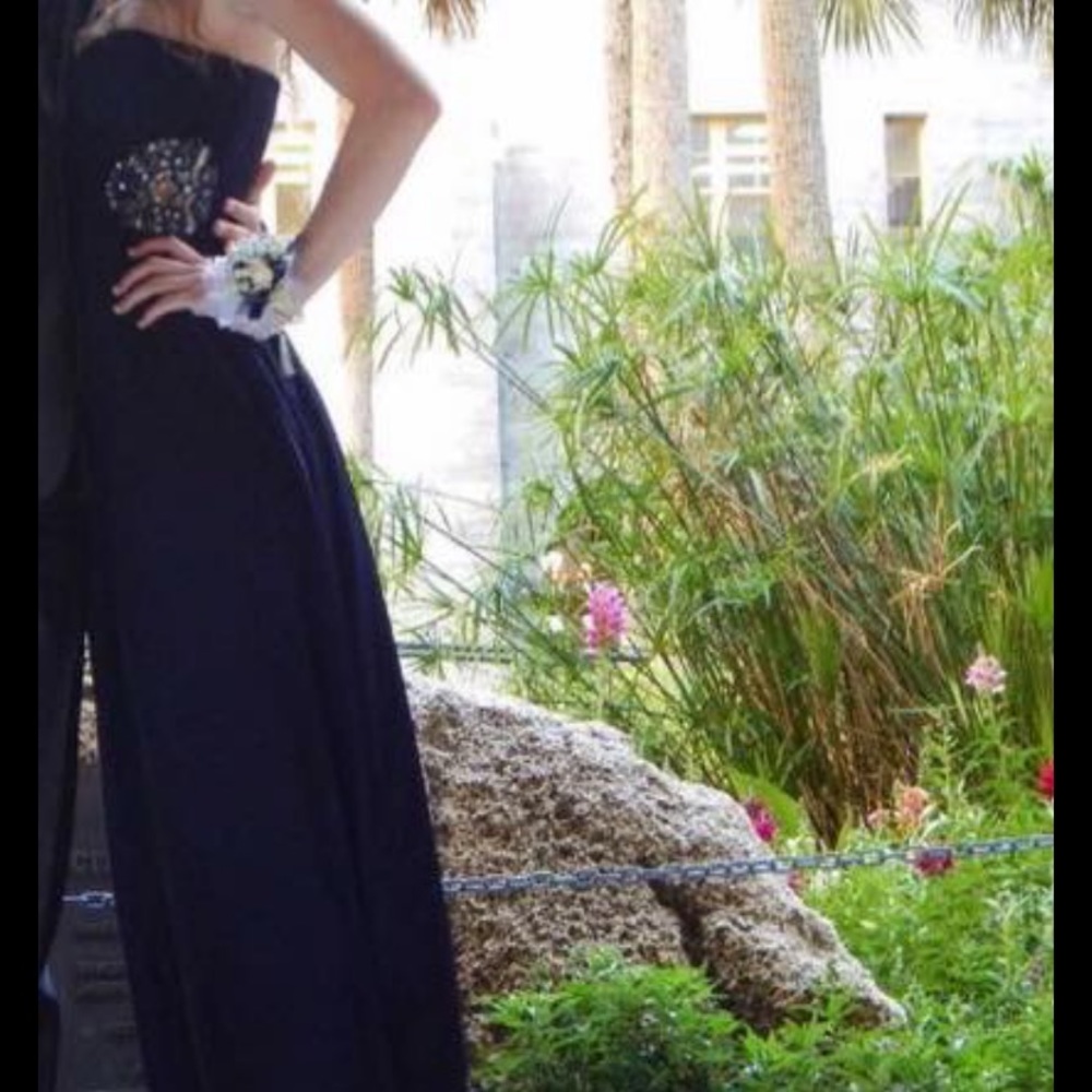Prom Dress - Picture 2 of 4